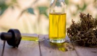 فوائد زيت الضرو للبواسير: فوائد مزعومة أم صحيحة علميًّا؟