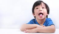 أسباب تغير لون اللسان إلى الأزرق