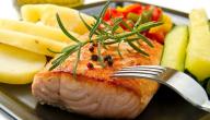 طريقة عمل سمك السلمون المحمر بالخضار