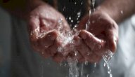 حكم دخول الماء في الفم أثناء الصيام