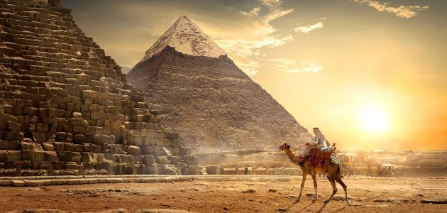 كيف تم بناء الأهرامات