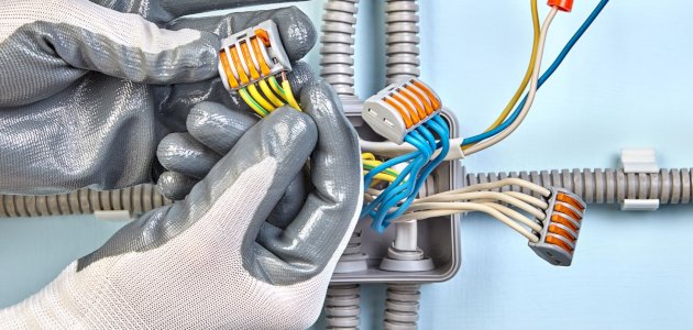 طريقة لحام البلاستيك
