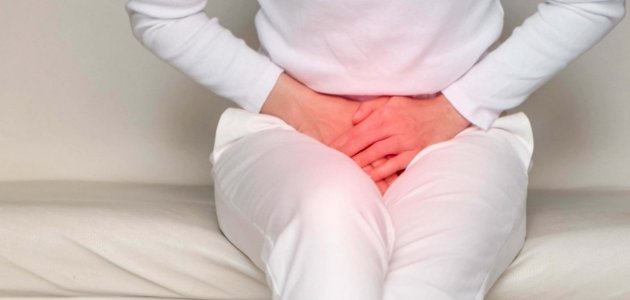 علاج بطانة الرحم المهاجرة بالأعشاب: حقيقة أم خرافة قد تضرك؟