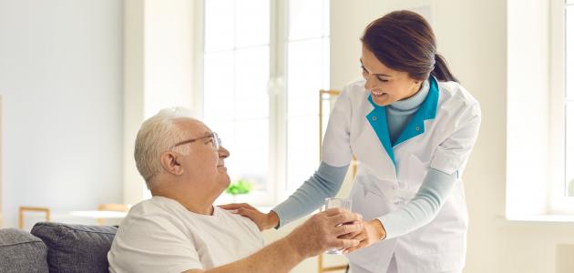 طرق علاج المعدة بالماء: ما بين الخرافات والحقائق