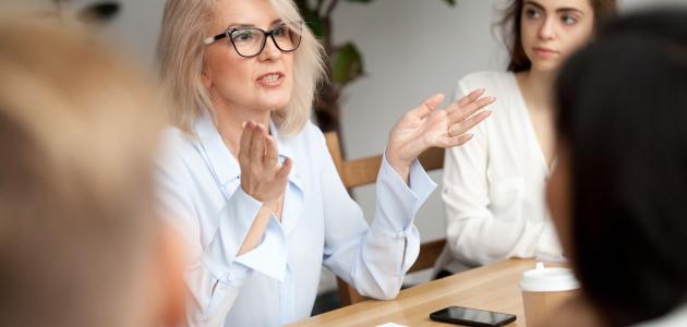دور المرأة في بناء المجتمع