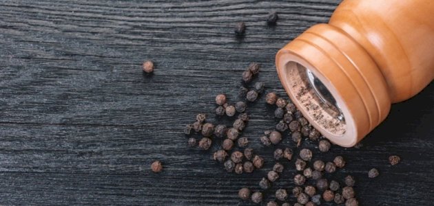 فوائد الفلفل الأسود للدورة الشهرية: فوائد مزعومة أم صحيحة علميًّا؟