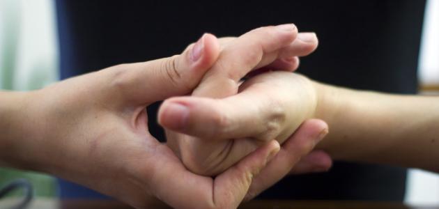 علاج طقطقة المفاصل