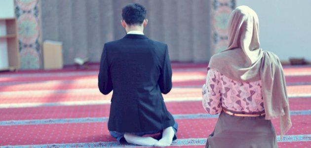 زوجي لا يصلي: إليك أهم الطرق لإقناعه بالالتزام بالصلاة