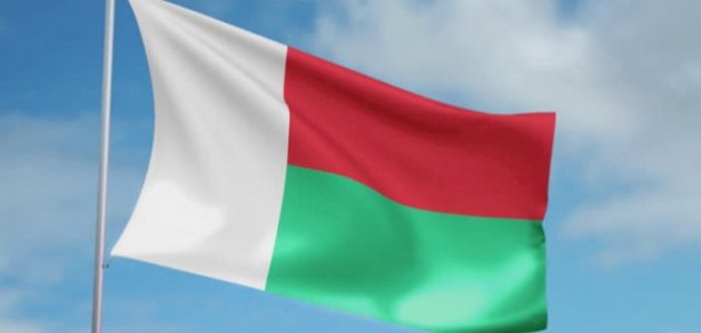 علم مدغشقر: ألوانه ومعانيها، وسبب اختيار هذا الشكل له علم مدغشقر: ألوانه ومعانيها، وسبب اختيار هذا الشكل له