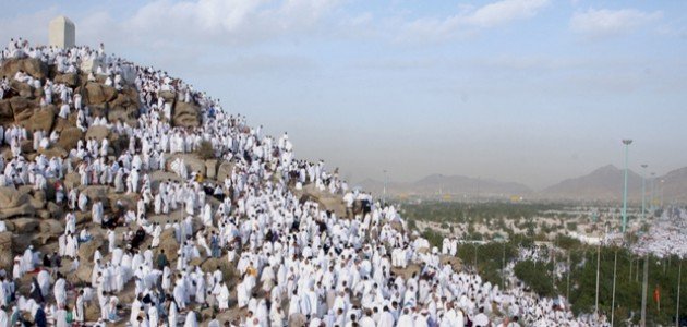 خطبة عرفة: ما حكم استماع الحجاج إليها من أماكنهم خارج المسجد