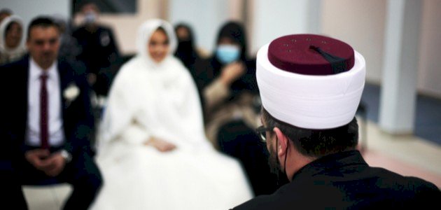 خطبة الزواج: مشروعيتها وآدابها وفق الدين والعرف
