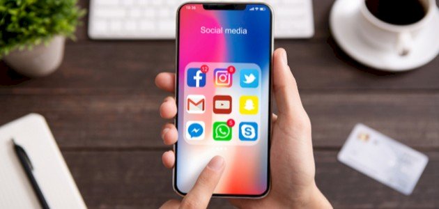 تعبير عن مواقع التواصل الاجتماعي تعبير عن مواقع التواصل الاجتماعي